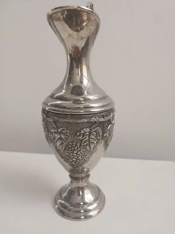 گلاب پاش|کلکسیون اشیاء عتیقه|شیراز, قلعه نو|دیوار