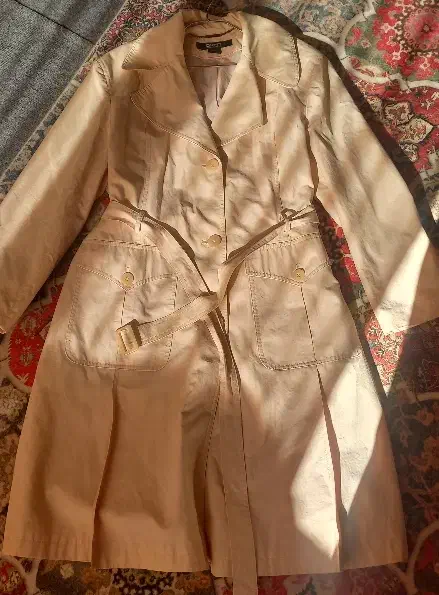 بارانی|لباس|صومعه‌سرا, |دیوار