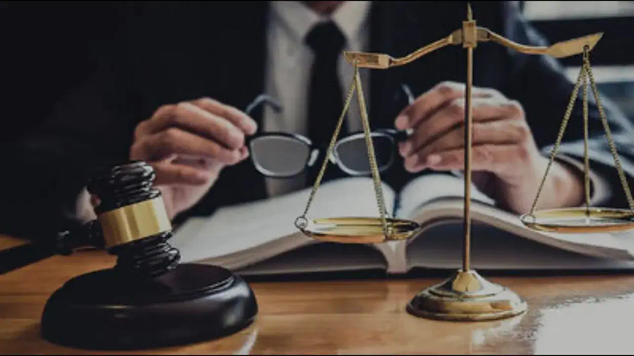 وکالت در امور حقوقی، کیفری و خانواده|خدمات مالی، حسابداری، بیمه|زنجان, |دیوار