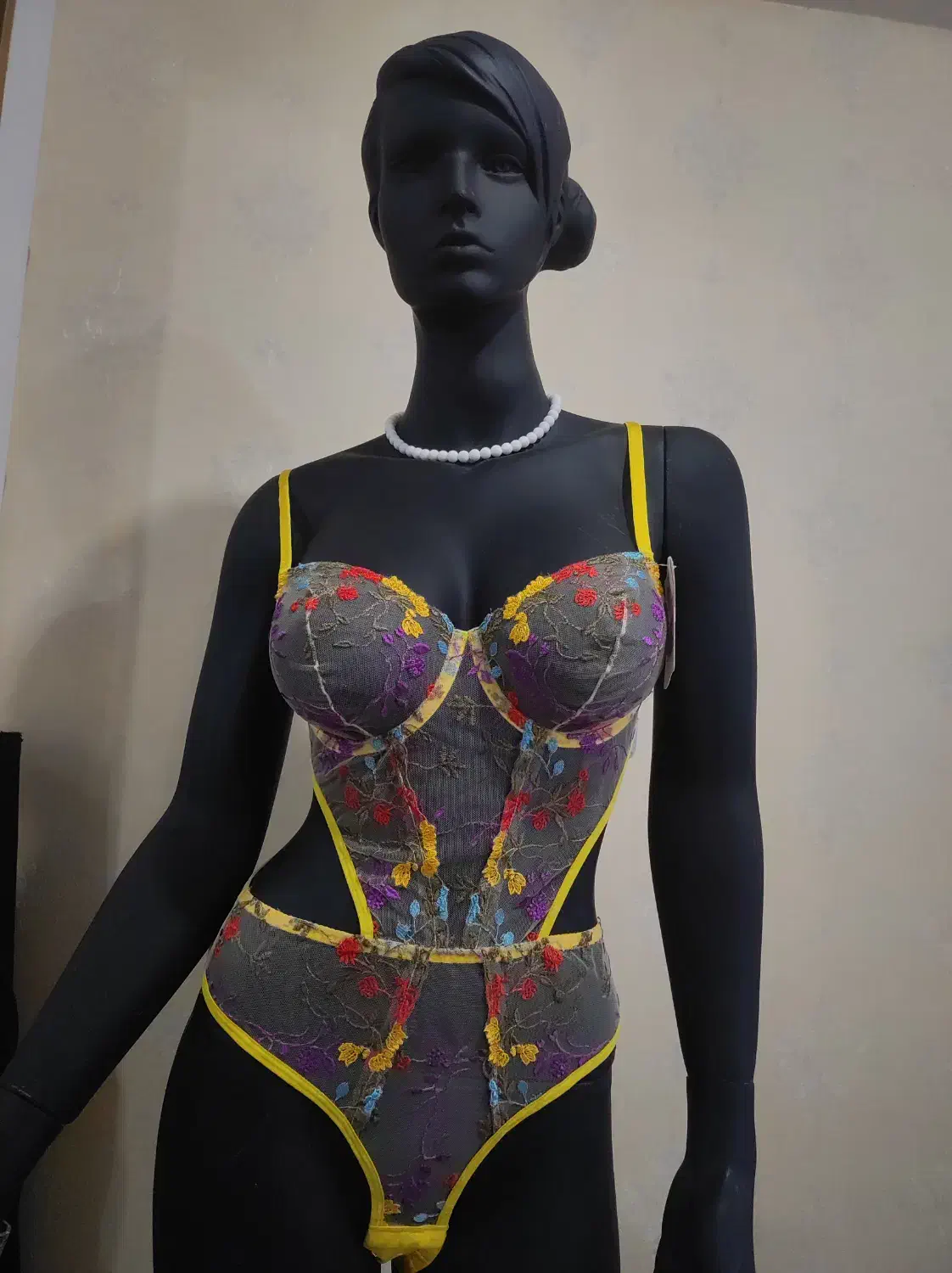 بادی فانتزی گیپور هانیس|لباس|قائن, |دیوار