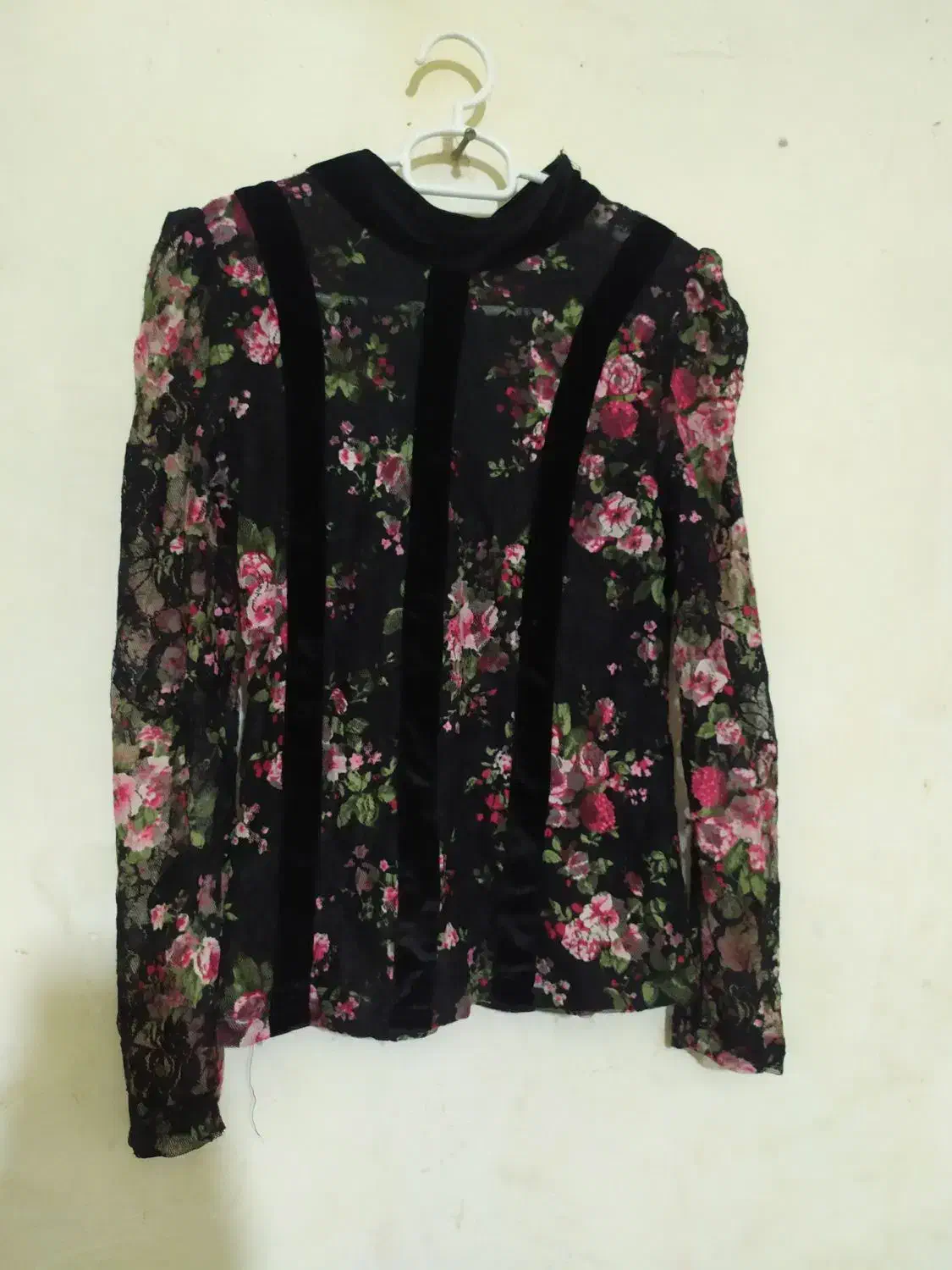 لباس|لباس|ربط, |دیوار