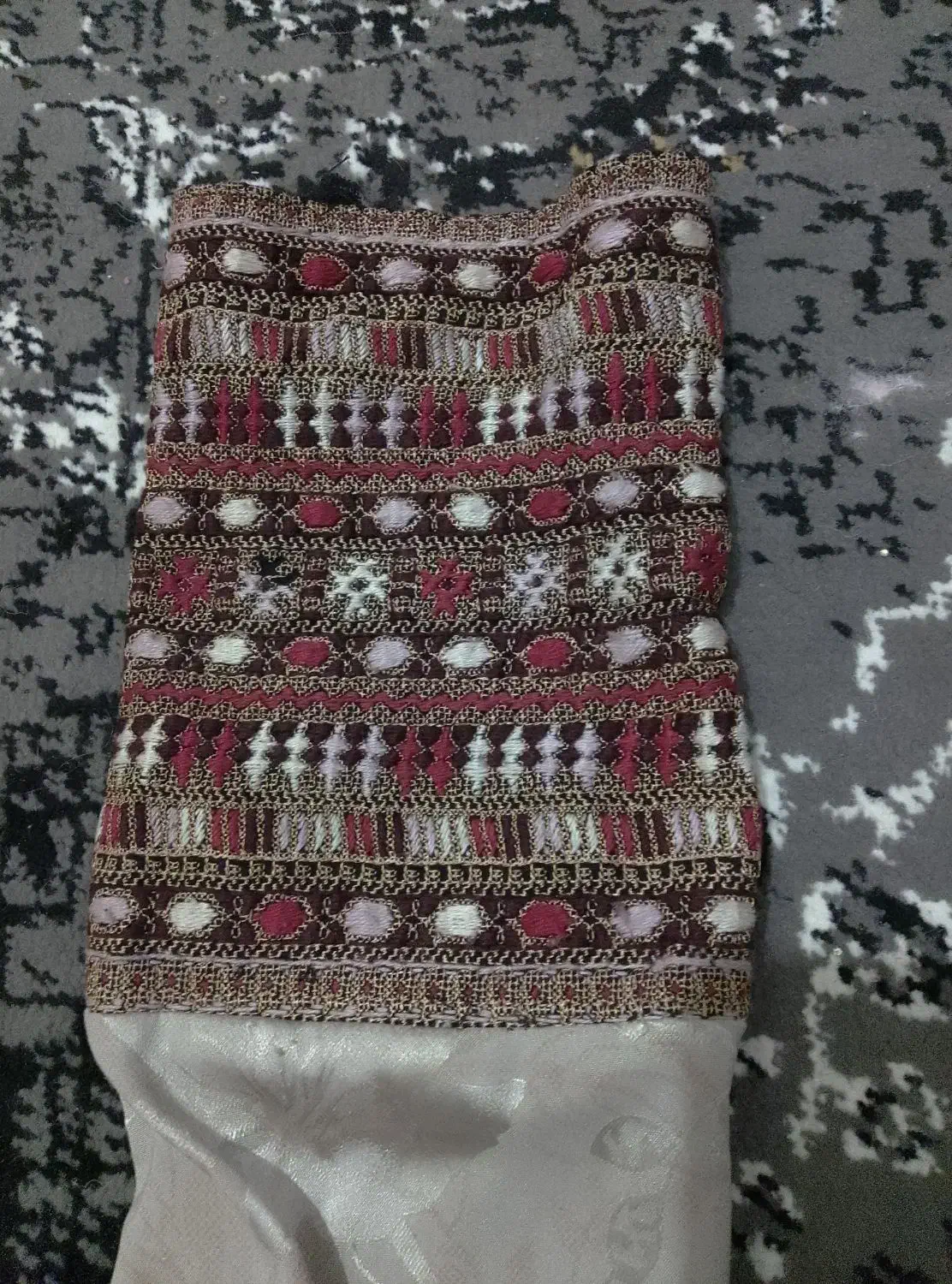 زی استین|لباس|کورین, |دیوار