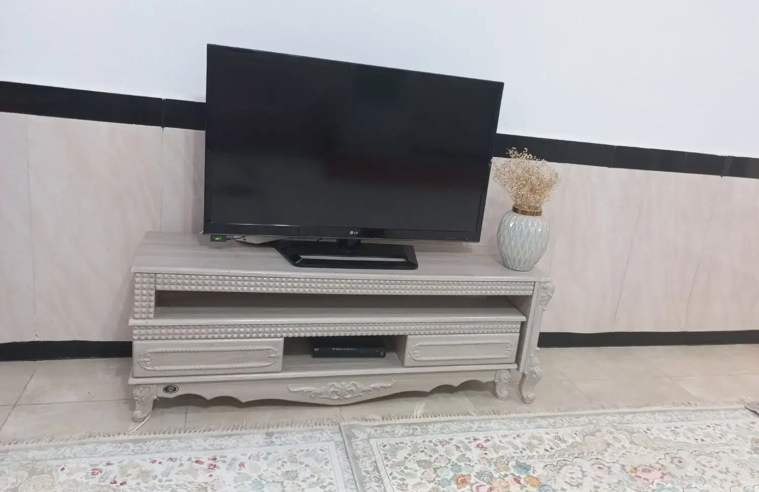 میز تلویزیون  ام دی اف هایگلاس شرکتی درحدنو|میز تلویزیون|قروه, |دیوار