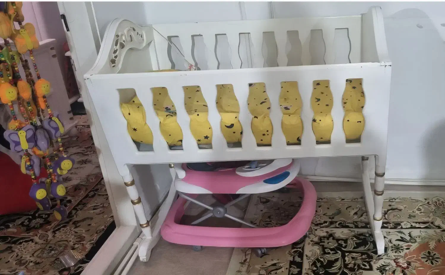 گهواره چوبی و روروئک|اسباب و اثاث بچه|قزوین, |دیوار