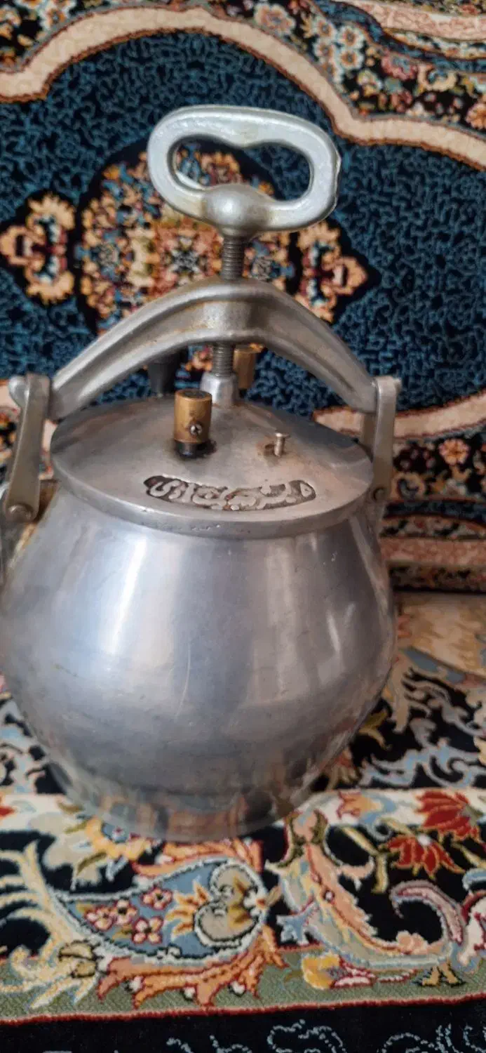 دیگ زودپز|ظروف پختوپز|تربتحیدریه, نواب صفوی|دیوار