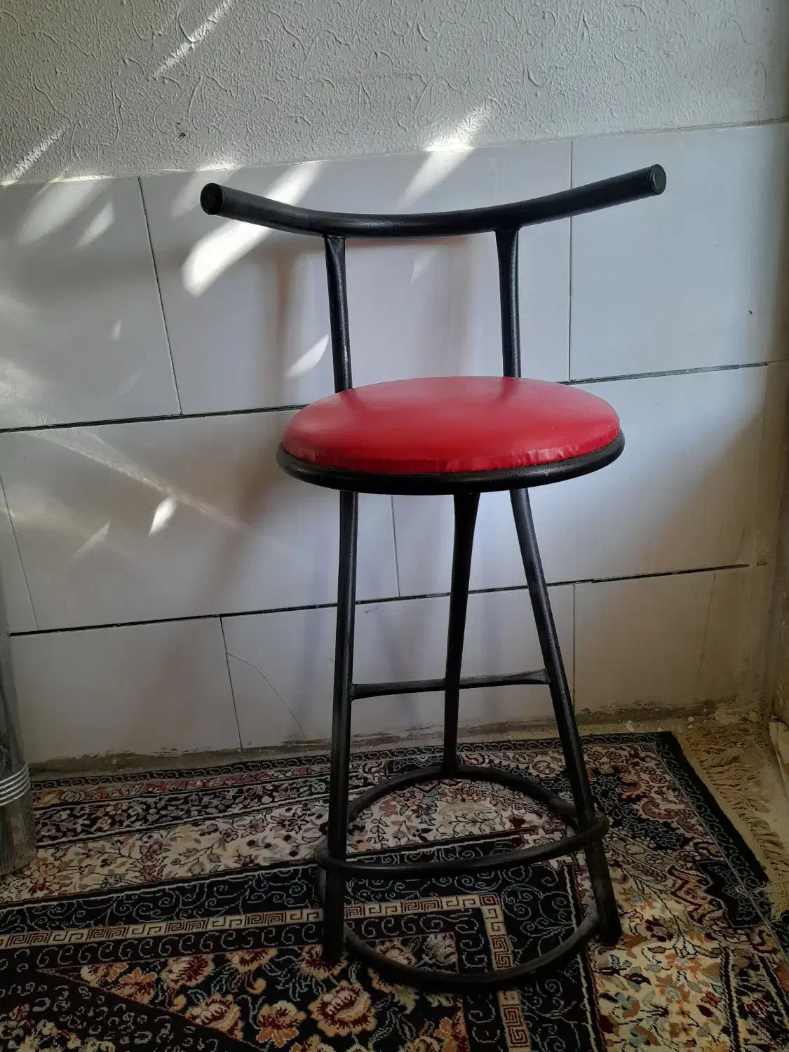 صندلی اُپن|صندلی و نیمکت|شاهین‌شهر, گرگاب|دیوار