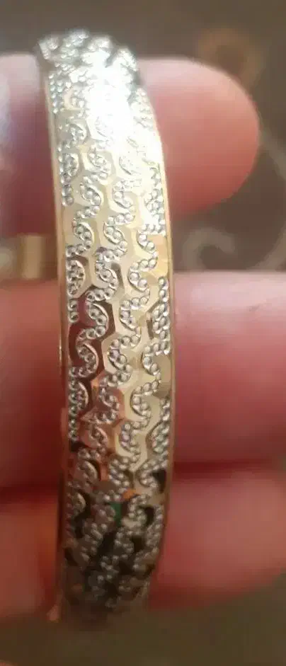 طلا در حد نو|جواهرات|ساوه, |دیوار