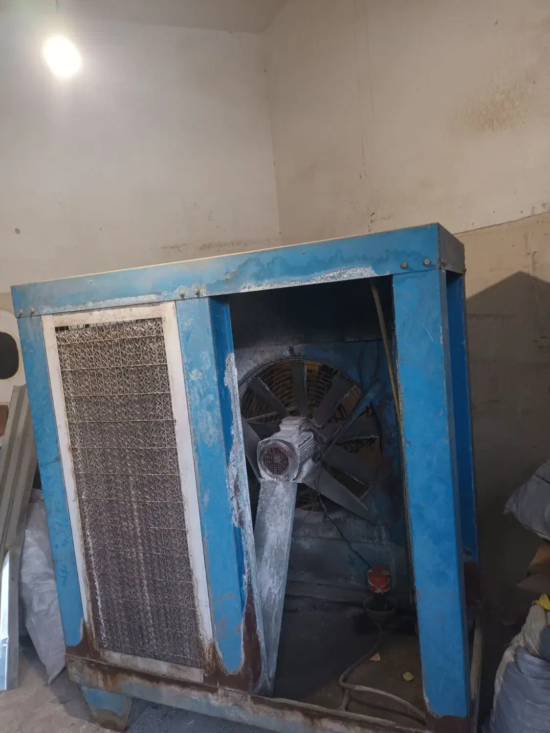 کولر بزرگ ۳۰۰۰۰ و کولر ۷۵۰۰|کولر آبی|چهارباغ, |دیوار