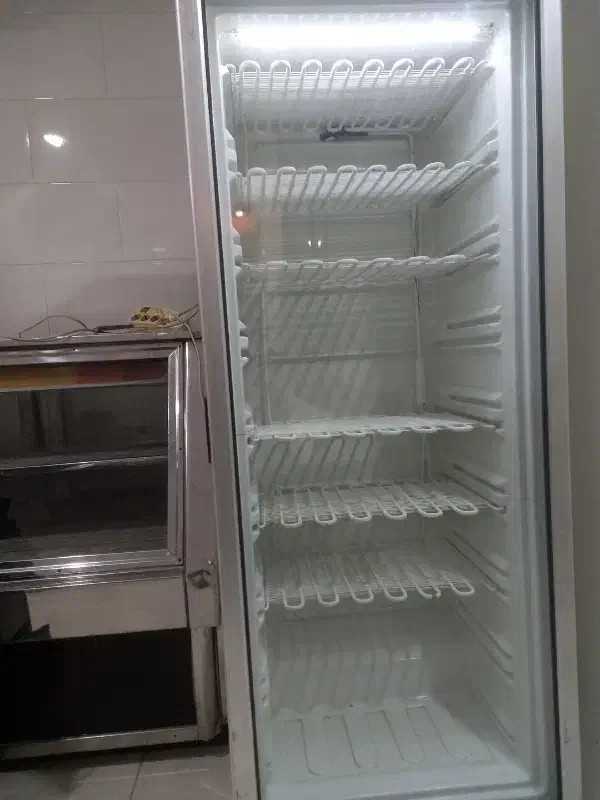 فریزر ایستاده درب شیشه ای|فروشگاه و مغازه|آران و بیدگل, |دیوار