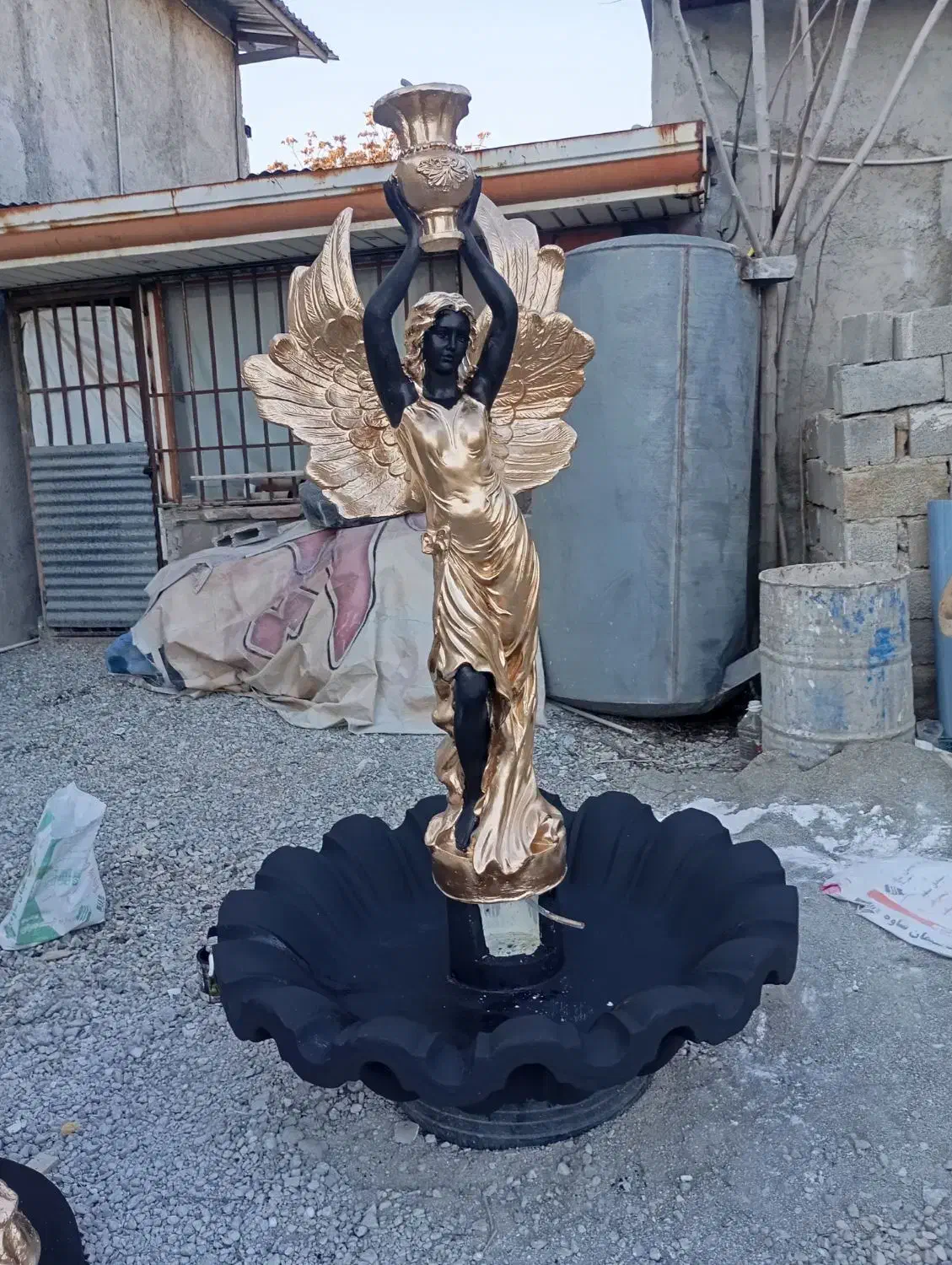 حوض|مجسمه، تندیس، ماکت|هشتگرد, طاووسیه|دیوار