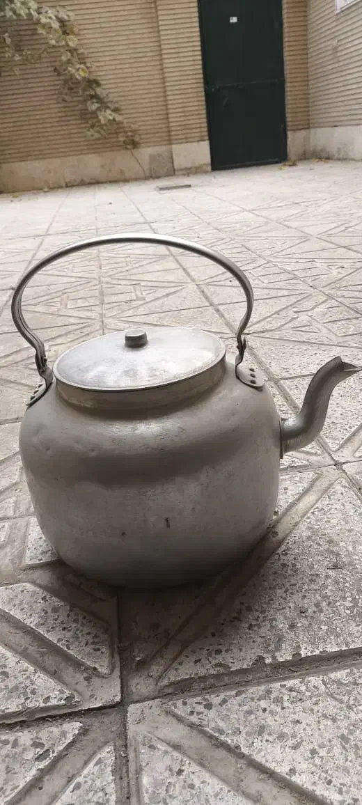 فروش کتری کاملا سالم ده لیتری|قوری، کتری، قهوهساز دستی|اسلامشهر, مظفریه|دیوار