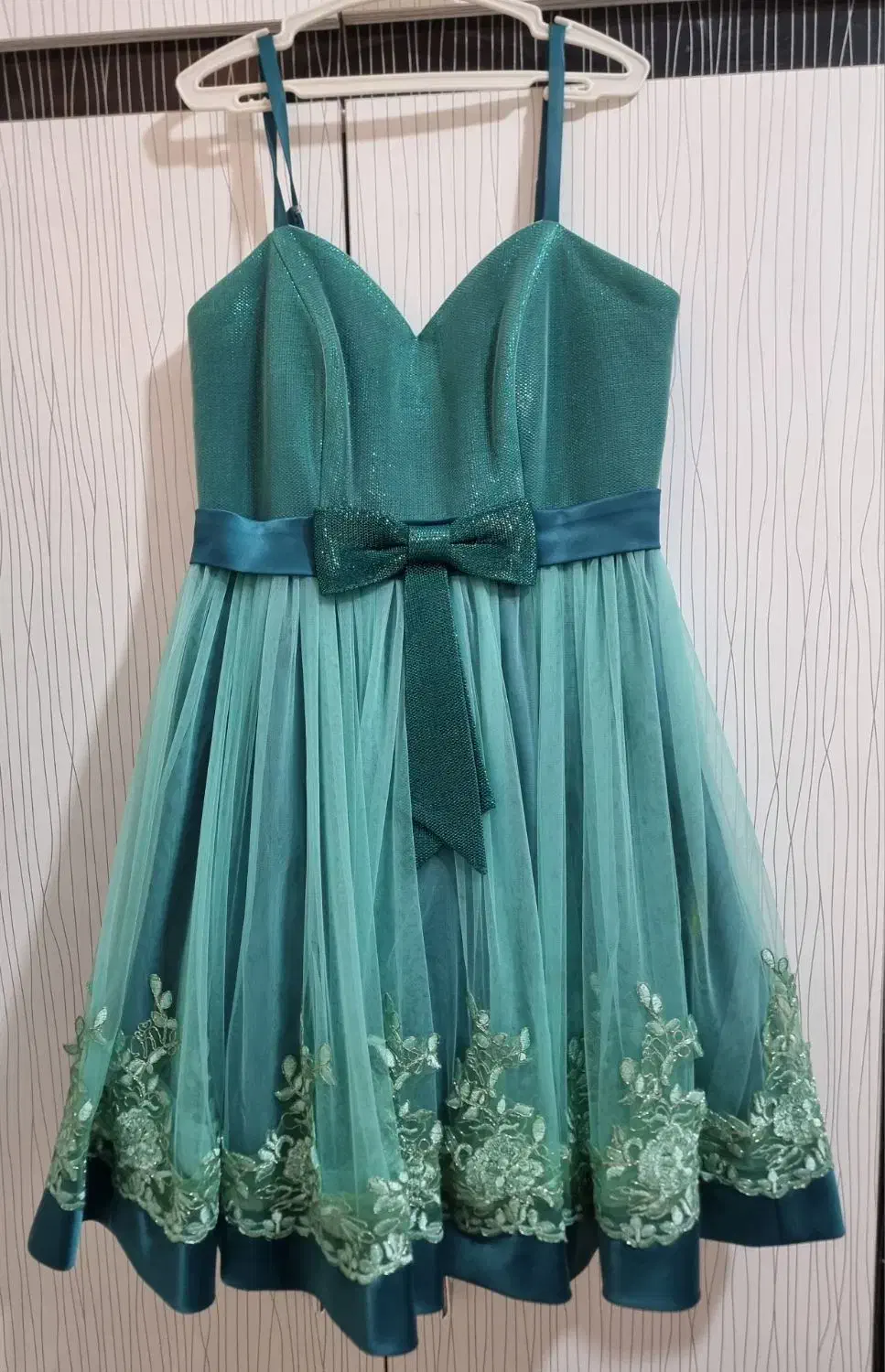 لباس مجلسی|لباس|لنجان, |دیوار