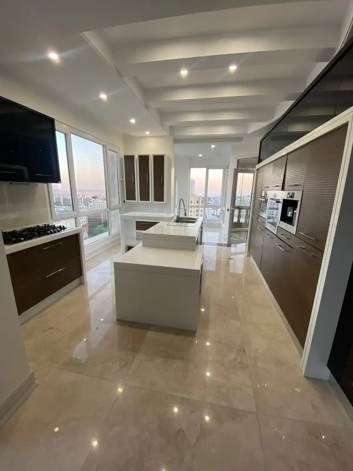 ۲۴۰متر/برج باغ/۳ تراس/فول/طبقه آخر|اجارهٔ آپارتمان|تهران, نیاوران|دیوار