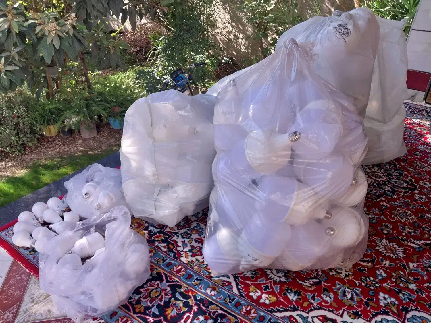 انواع لامپ کم مصرف  قیمت مناسب|لامپ و چراغ|بهشهر, |دیوار