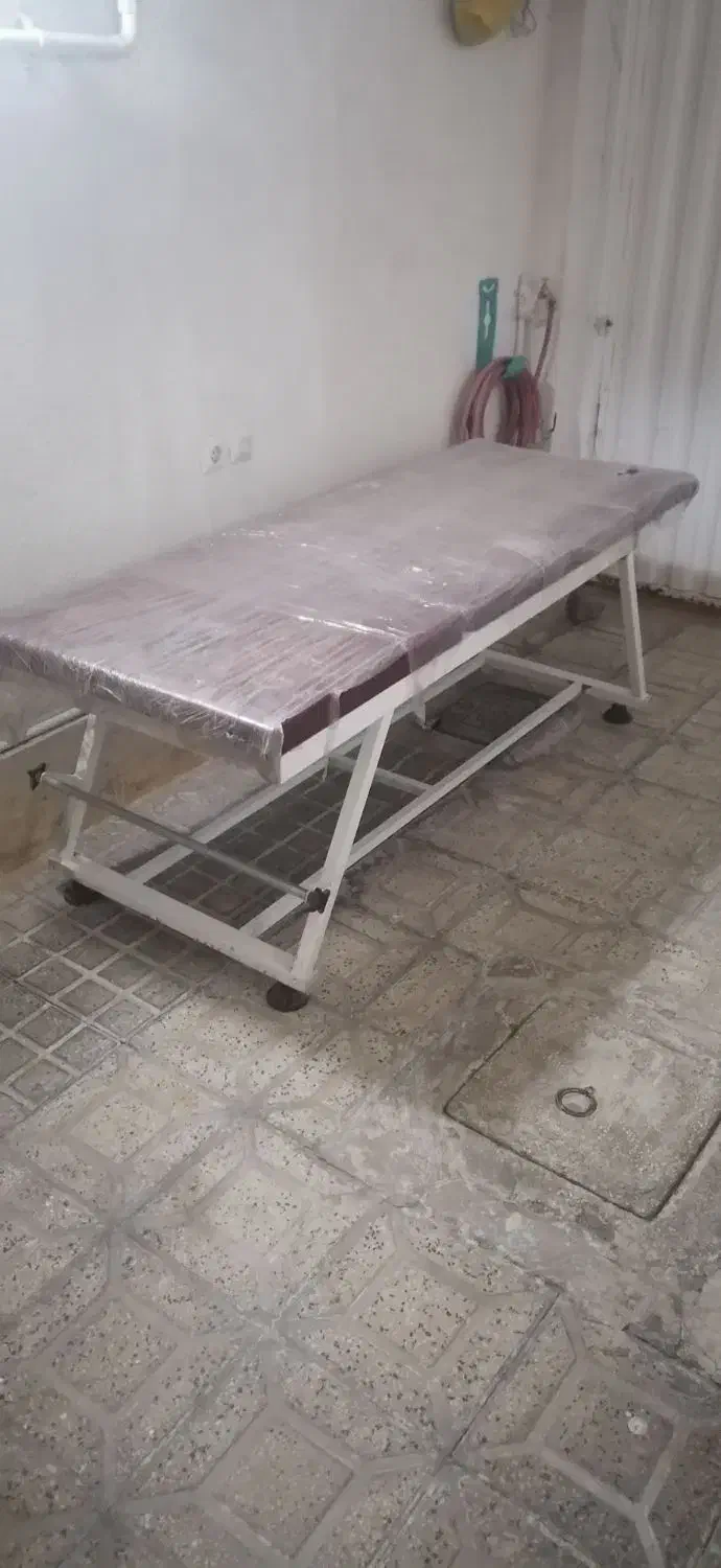 تخت ماساژ فلزی|آرایشگاه و سالن‌های زیبایی|زنجانرود, |دیوار