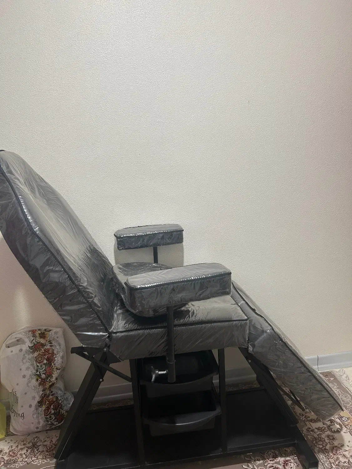 تخت فیشال/ماساژ و تتو|آرایشی، بهداشتی، درمانی|شاهینشهر, طالقانی|دیوار