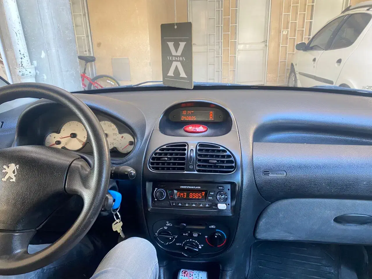 206تیپ ۲ کارمندی مدل ۹۸|خودرو سواری و وانت|جم, |دیوار