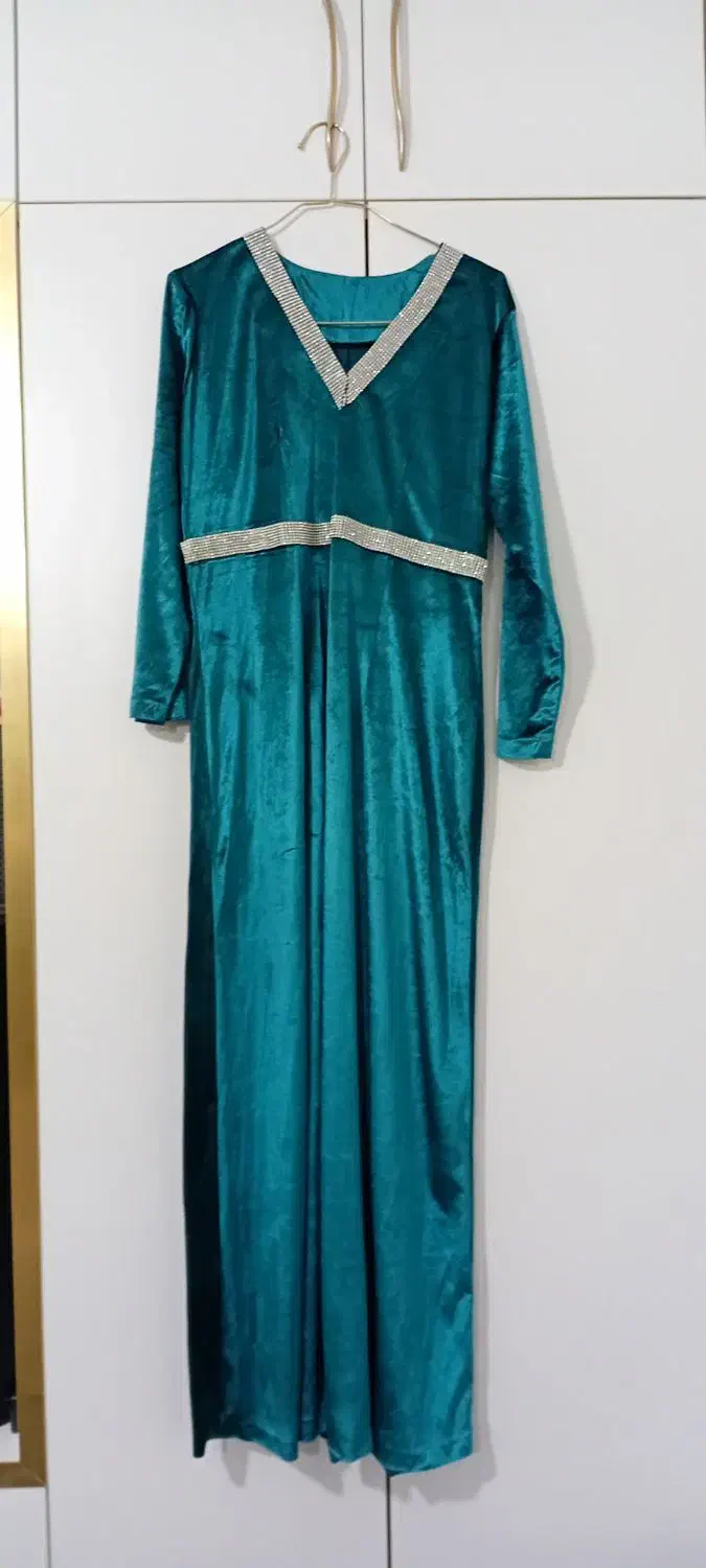 لباس مجلسی|لباس|قم, شهر قائم|دیوار