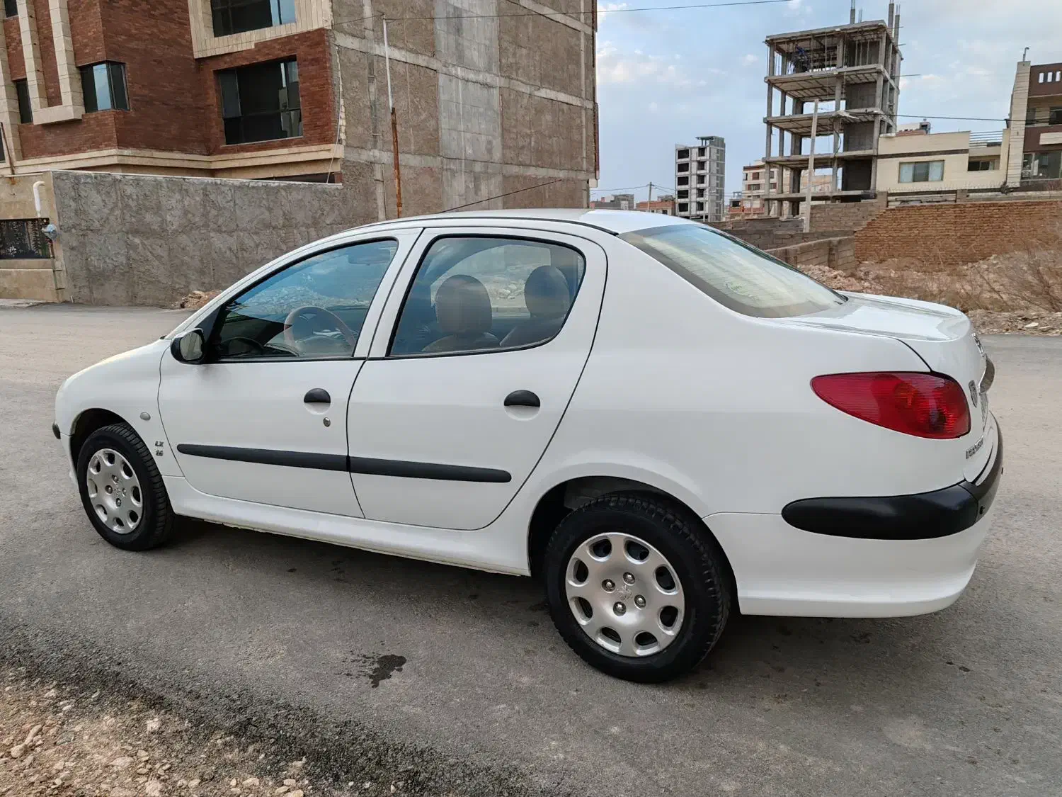 206sd v8 در حد صفر مدل ۹۸|خودرو سواری و وانت|کرمان, |دیوار