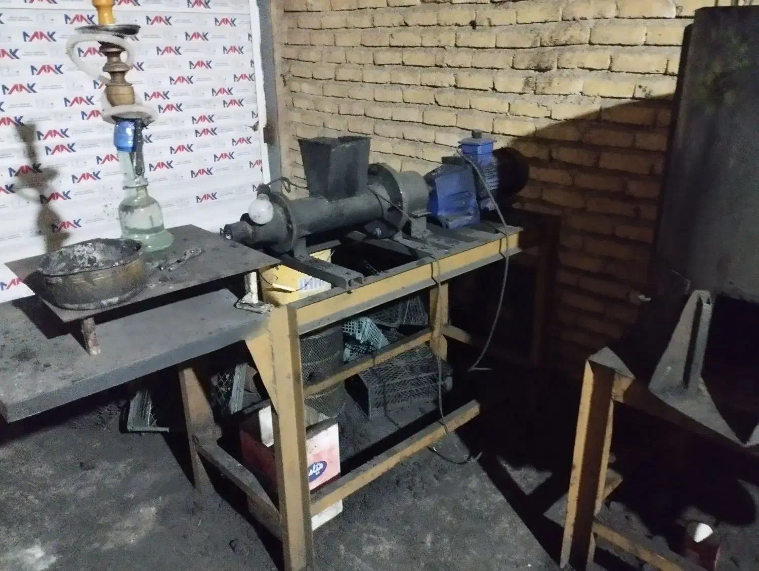 دستگاه زغال کبابی|ابزارآلات|بشاریات, |دیوار