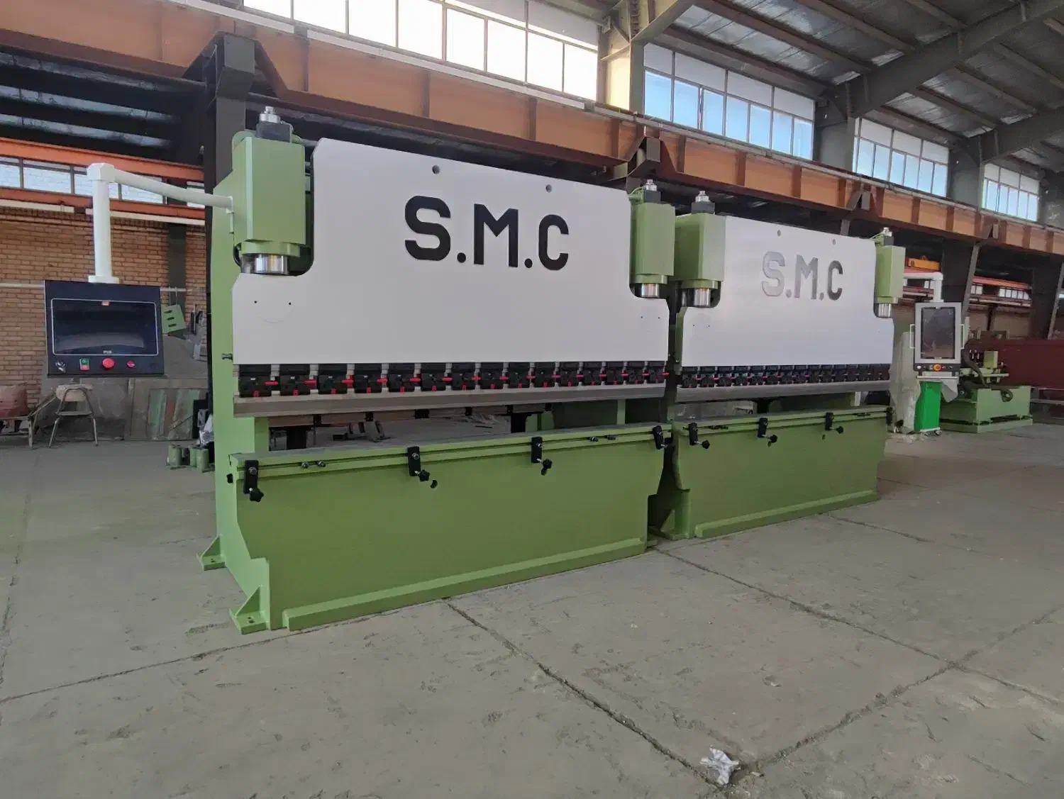 پرس برک ۳ متر ۱۶۰ تن cnc|ماشینآلات صنعتی|تهران, منیریه|دیوار