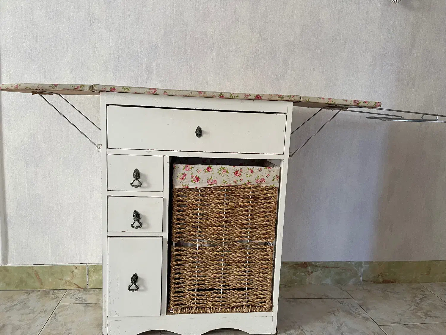 میز اتو|اتو و لوازم اتو|آستانه اشرفیه, |دیوار