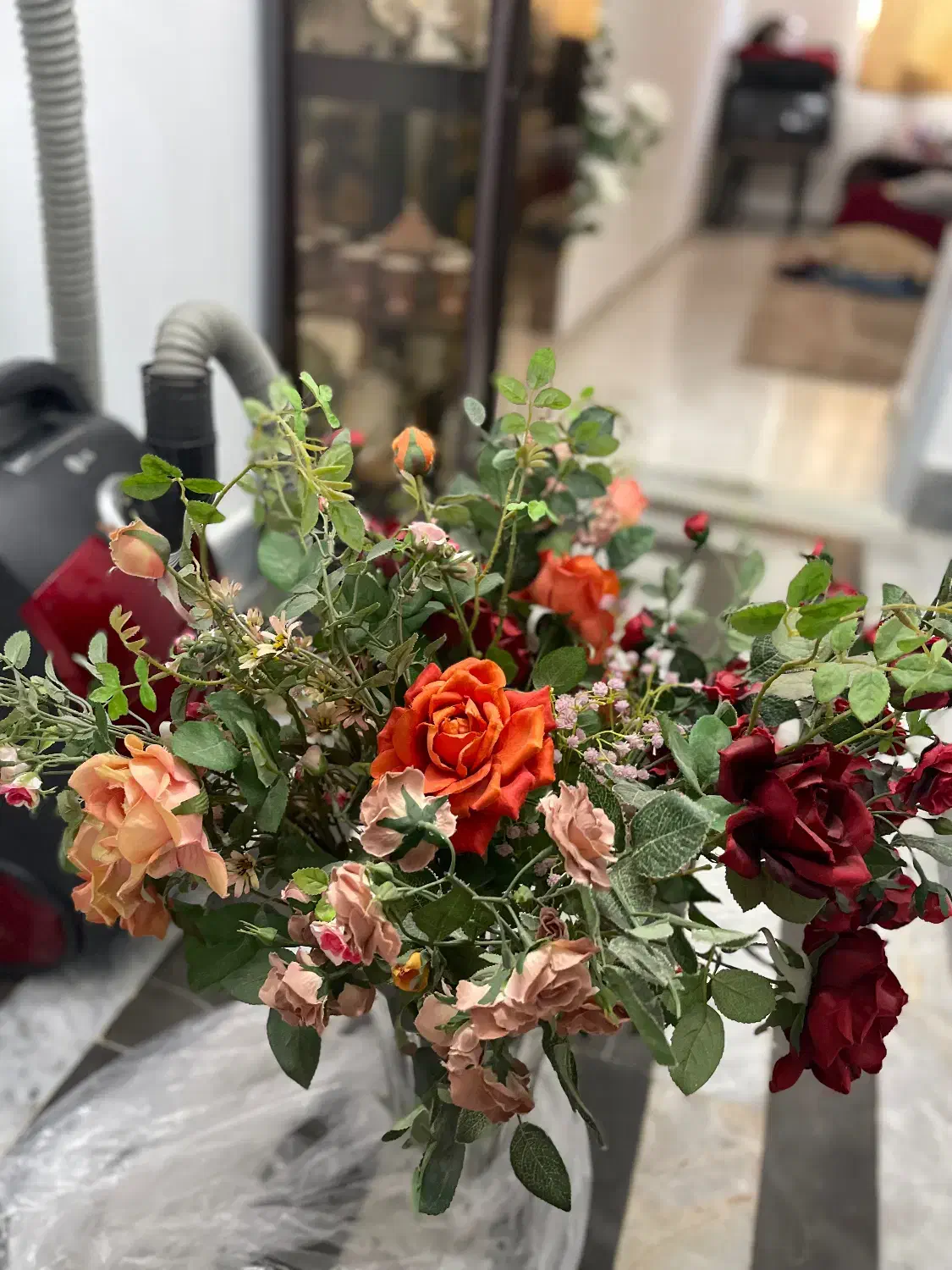 گل رز|گل مصنوعی|رشت, حمیدیان|دیوار