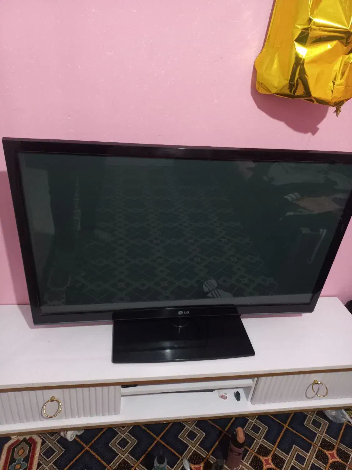 تلوزیون ۴۲اینچ|تلویزیون و پروژکتور|شاهینشهر, نبوت|دیوار