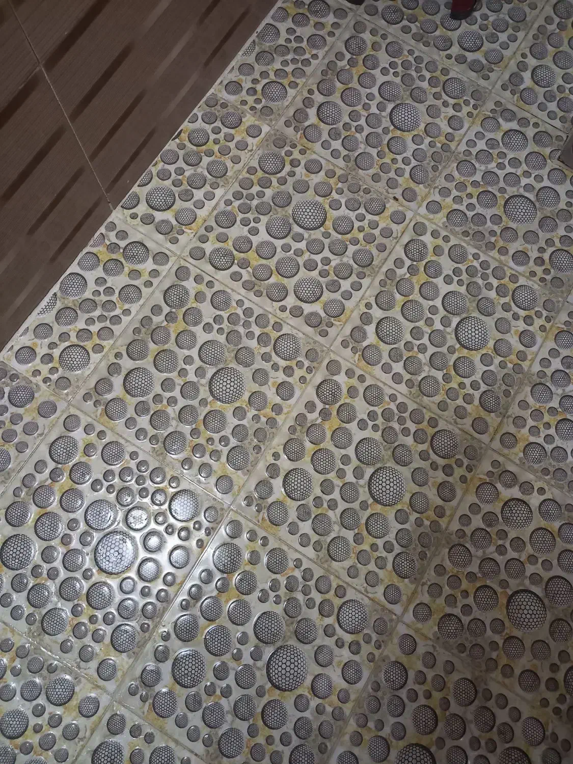 کاشی کاری وسرامیک کاری وخورده کاری|خدمات پیشه و مهارت|اراک, |دیوار