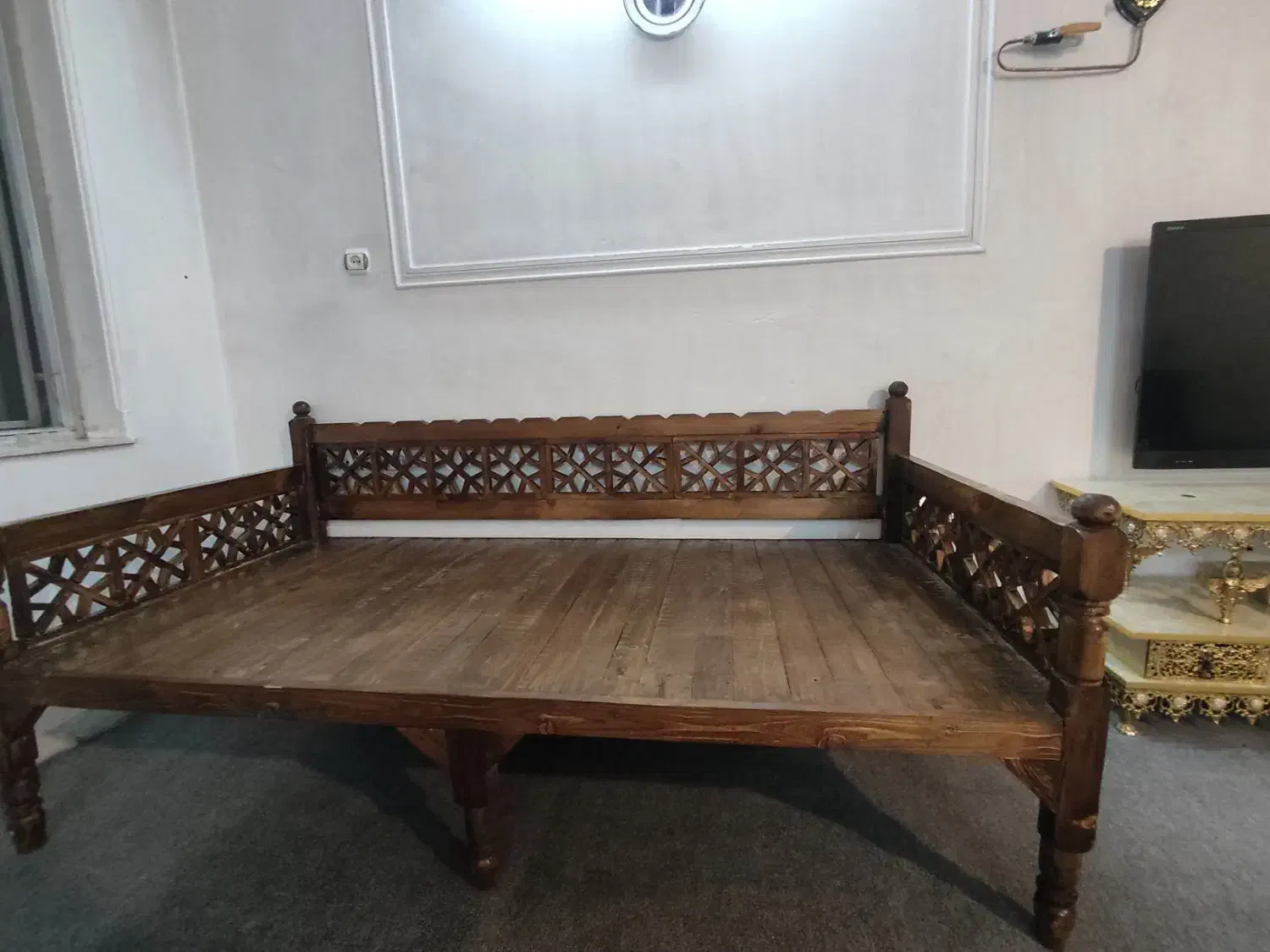 تخت شاه نشین بدون تشک وپشتی|مبلمان خانگی و میز عسلی|کرمانشاه, |دیوار