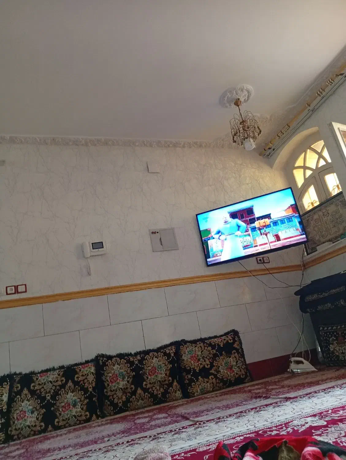 یک سری وسایل دست دوم به فروش میرسند|فرش|برازجان, |دیوار