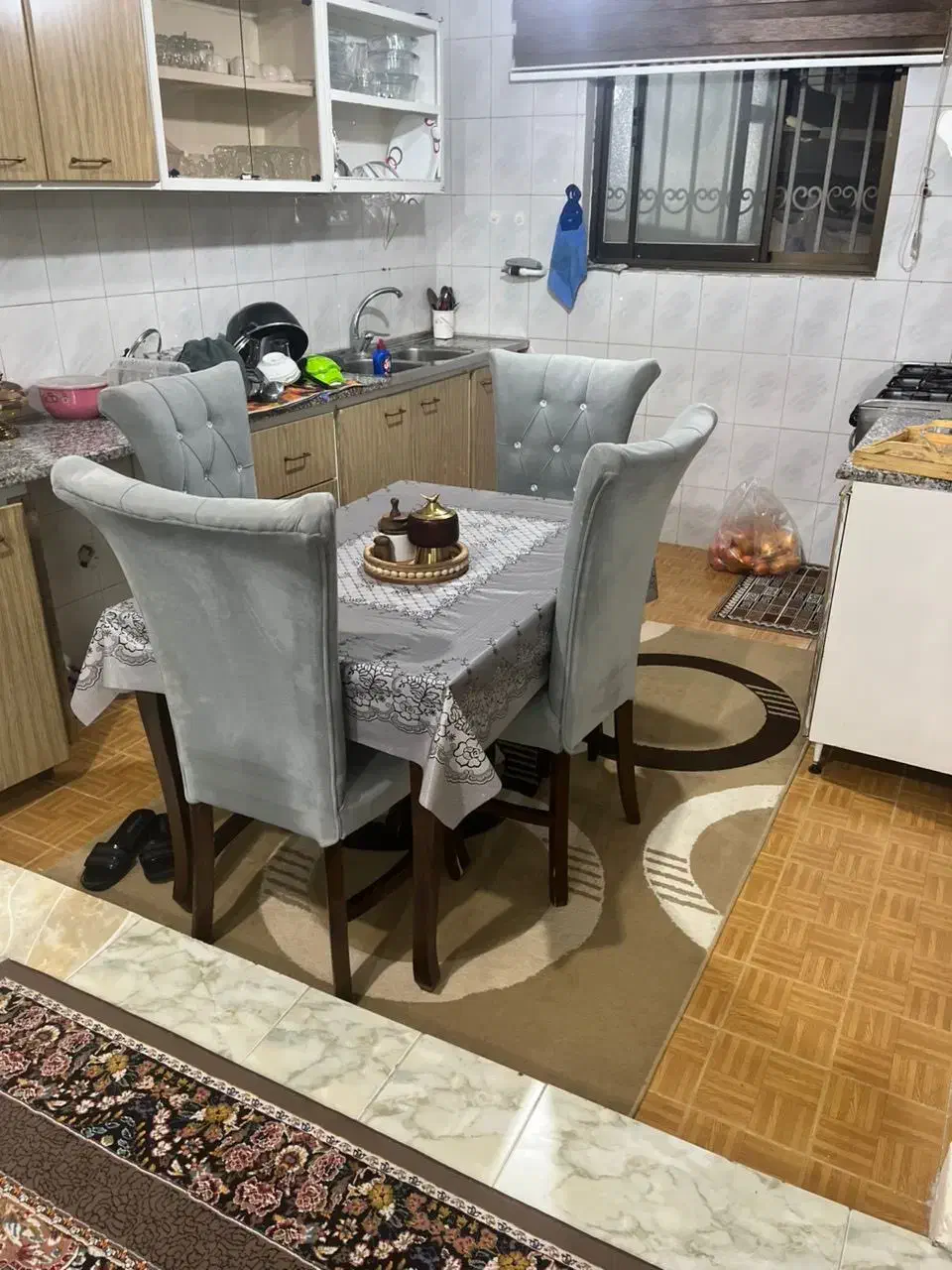 فروش فوری مبل ۷ نفره|مبلمان خانگی و میز عسلی|چالوس, |دیوار