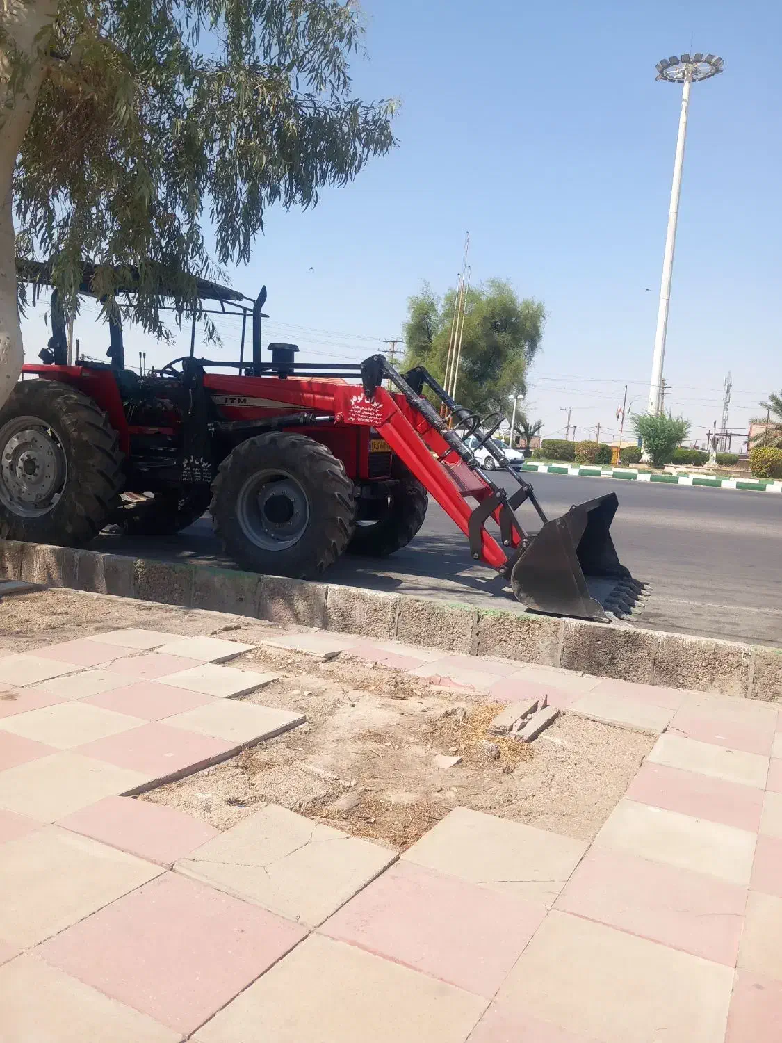 تراکتور 399جفت مدل 98 همراه با بیل جلو|خودرو سنگین|دهلران, |دیوار