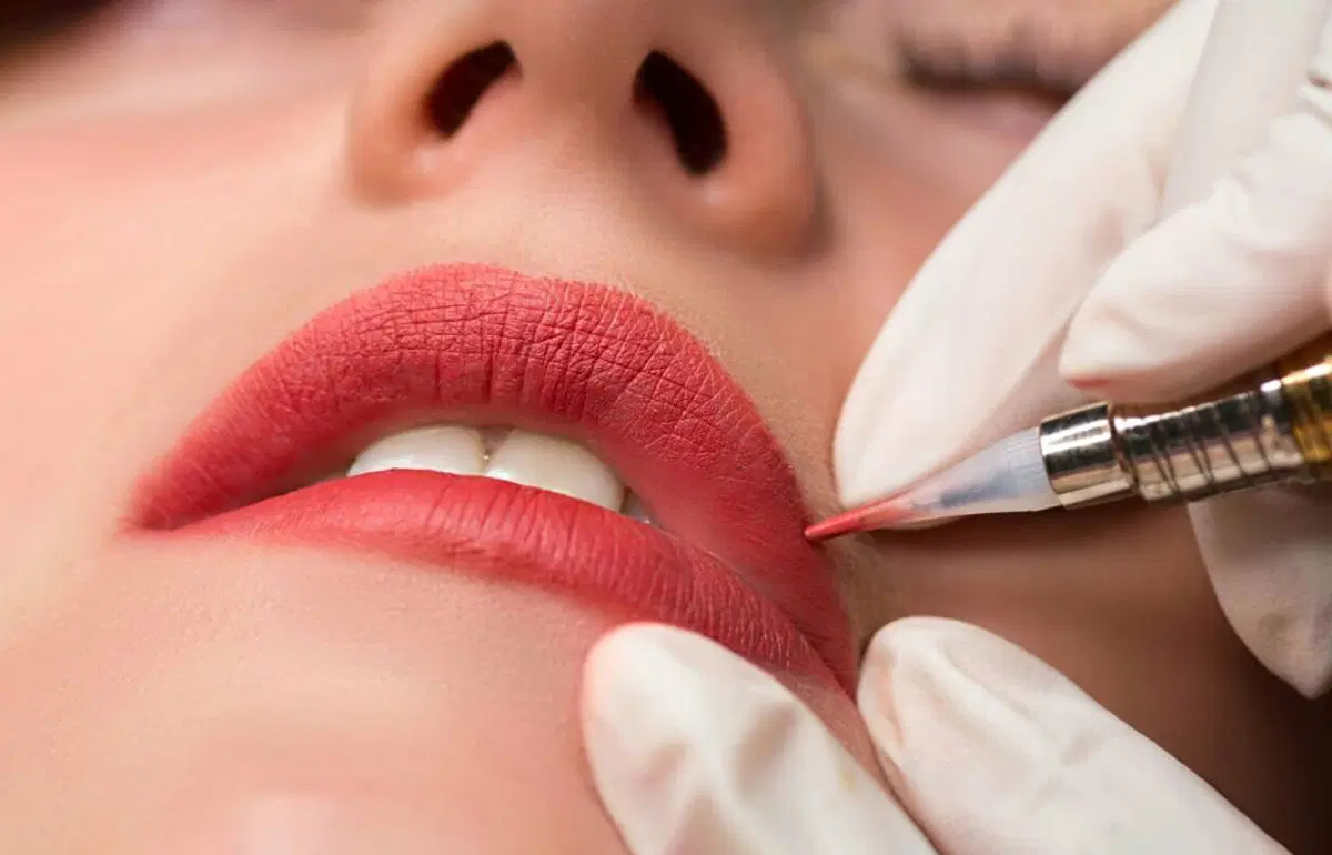 مدل برای شید لب و کانتور و درمان تیرگی لب|خدمات زیبایی و سلامت|تهران, شهید رجایی|دیوار