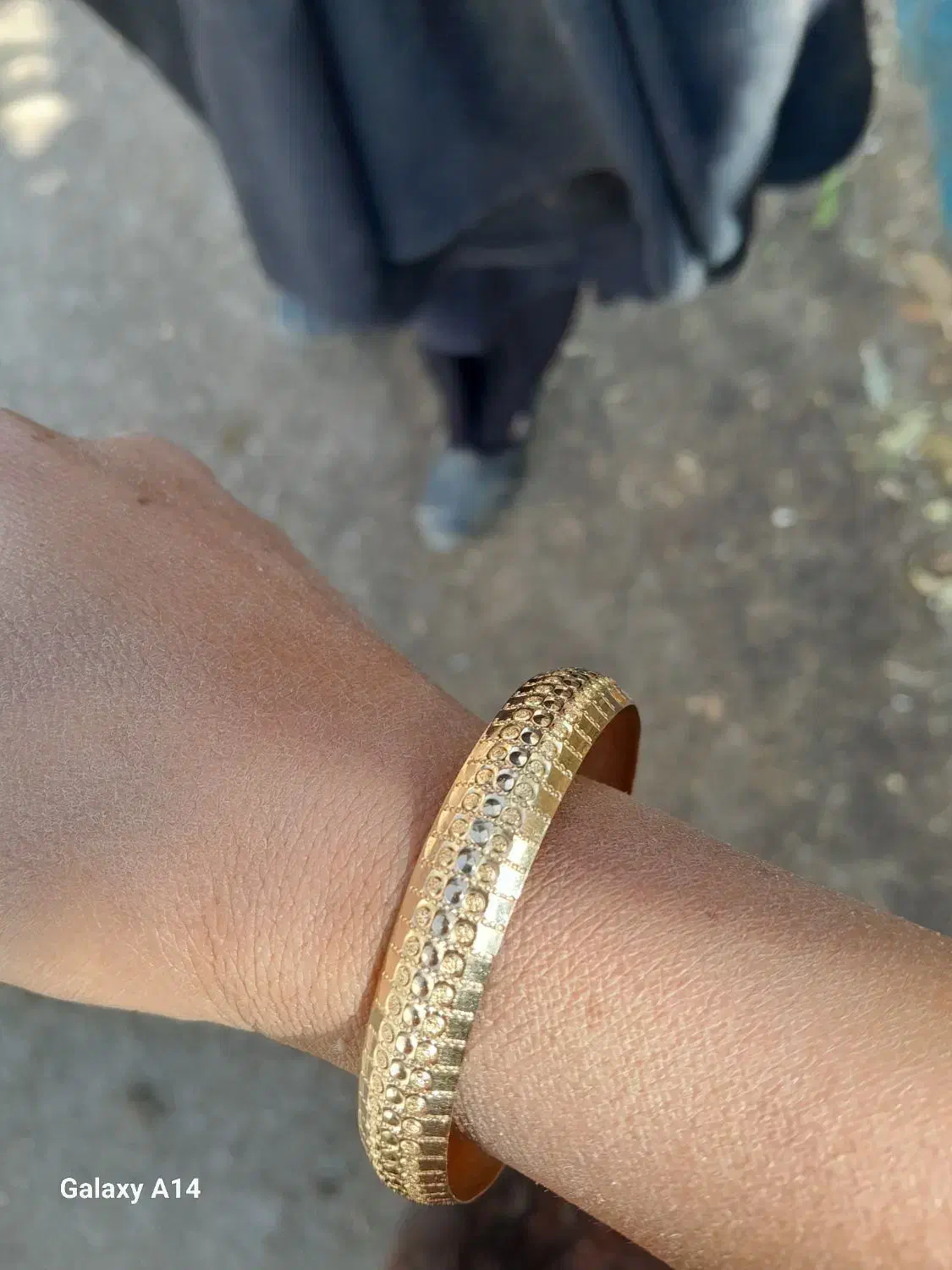 النگو گمشده|جواهرات|نیشابور, بنیاد شهید|دیوار