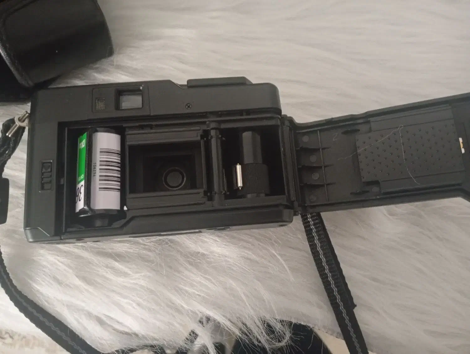 دوربین|دوربین عکاسی و فیلم‌برداری|گلبهار, شهر جدید گلبهار|دیوار