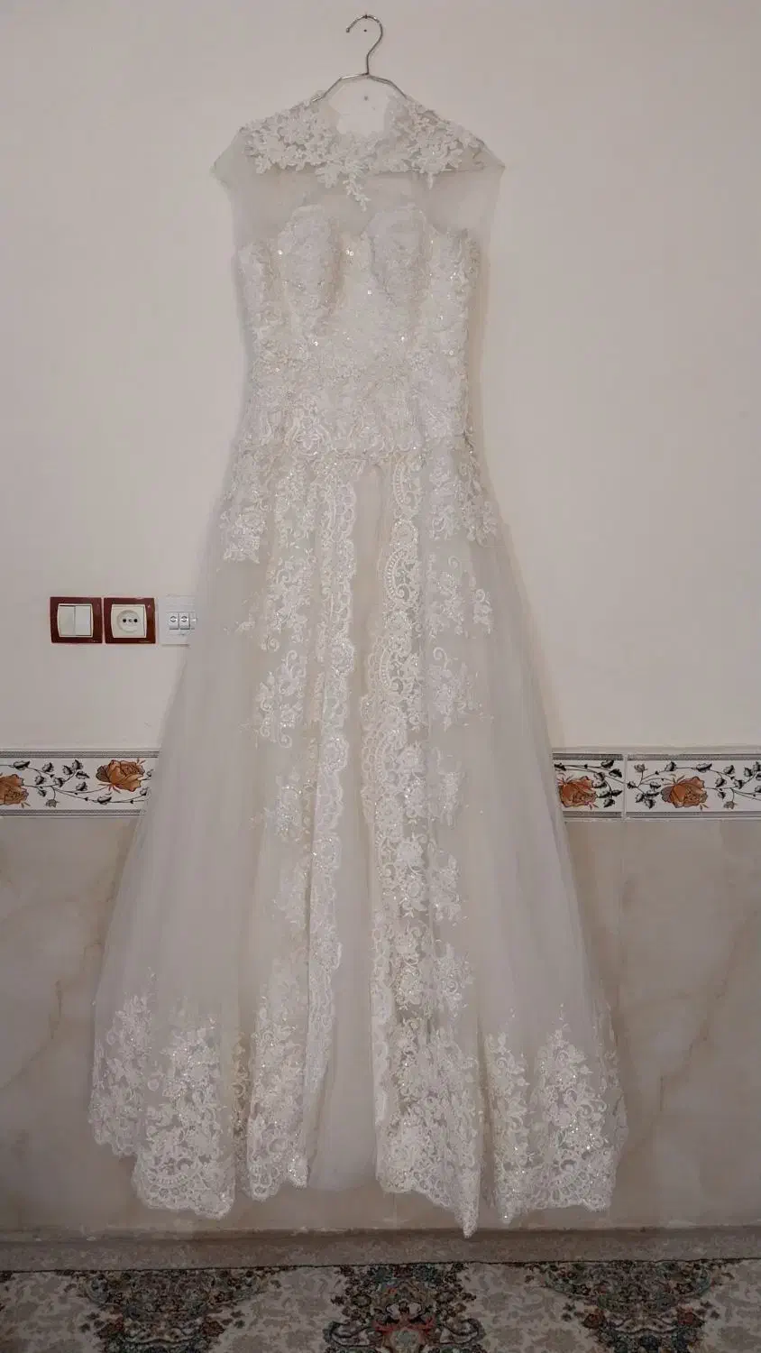 لباس عروس|لباس|سبزوار, طبرسی (جعفرآباد)|دیوار