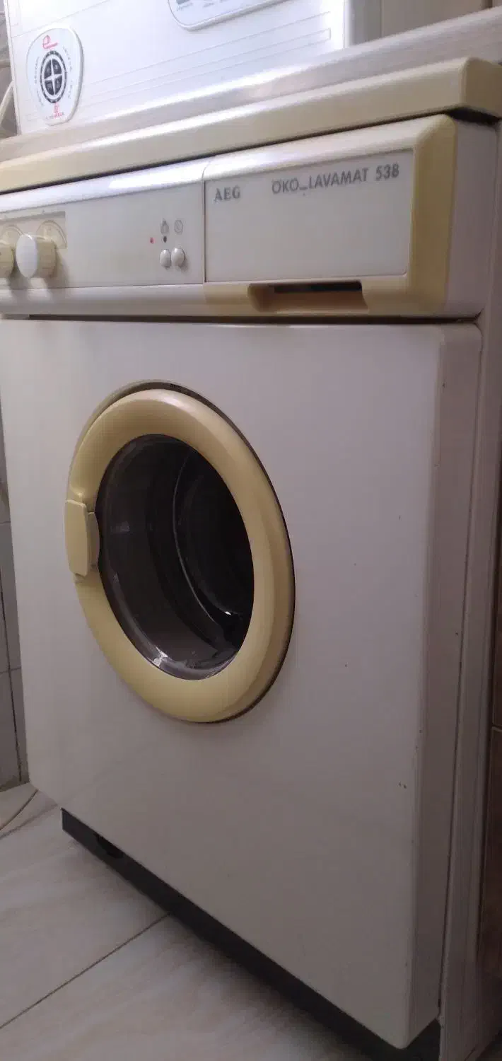 یک دستگاه ماشین لباسشوئی.|ماشین لباسشویی و خشک‌کن لباس|رشت, کوی طالقانی|دیوار