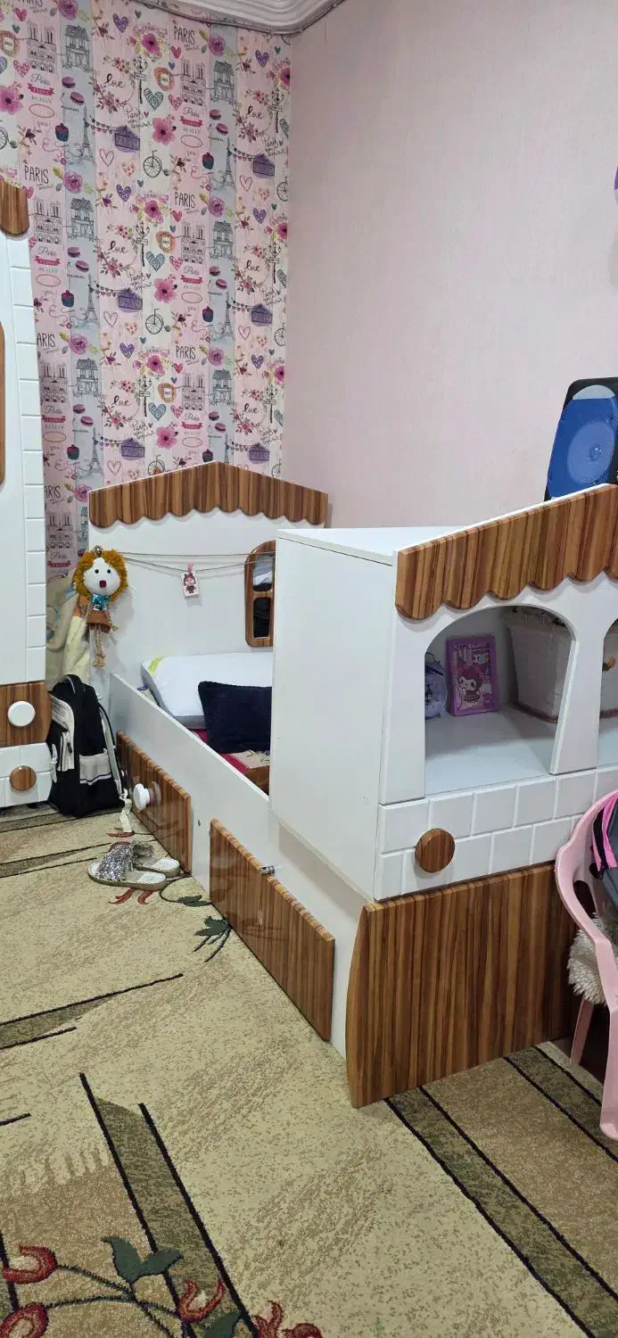 تخت کودک|تخت و صندلی بچه|زیرکوه, |دیوار