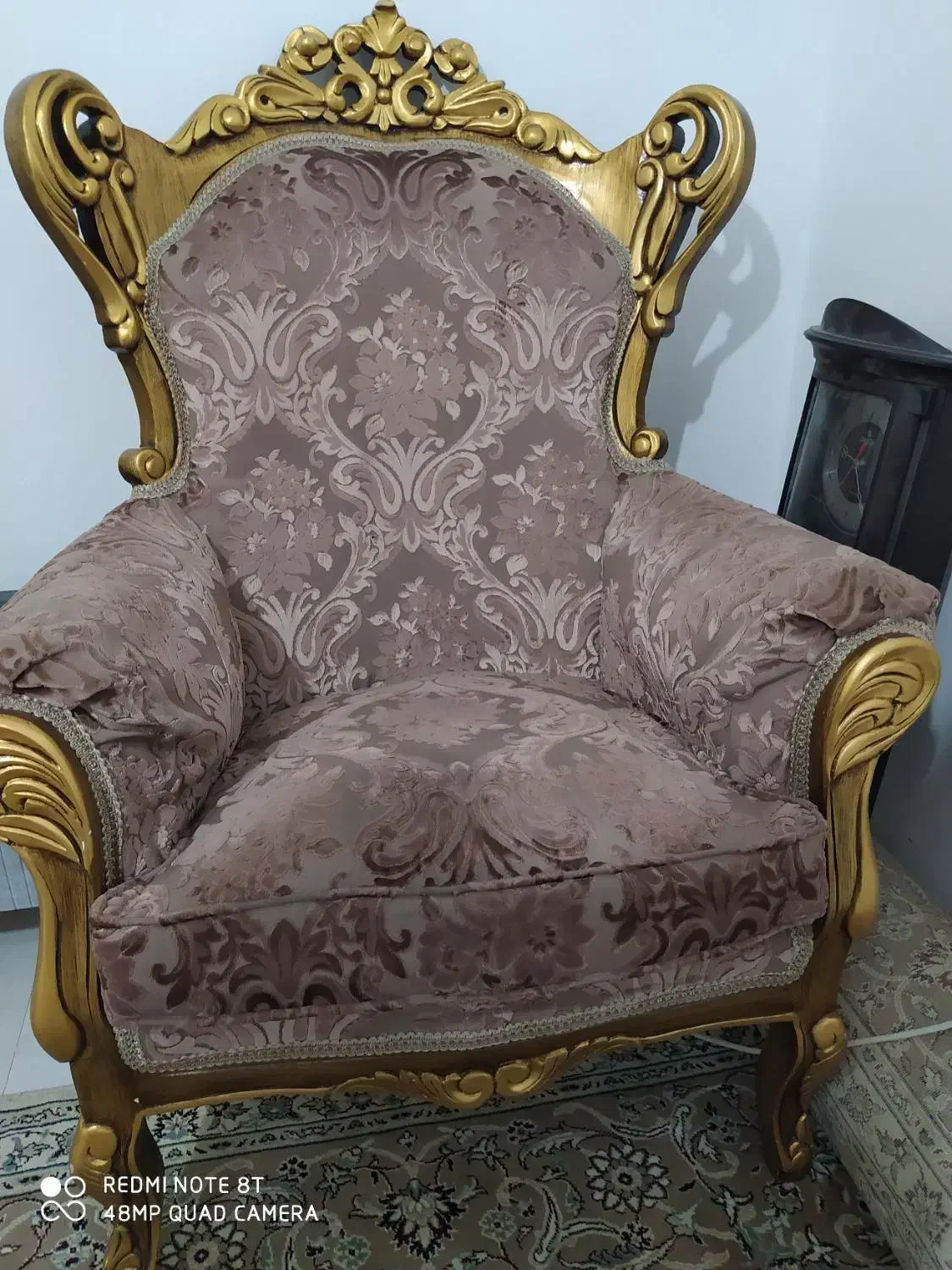 مبل مخمل سلطنتی دوتا تک نفره سالم معاوضه هم دارم|مبلمان خانگی و میز عسلی|تربتحیدریه, ابوذر|دیوار