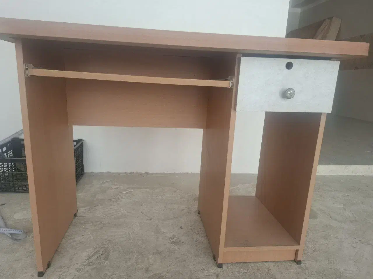 میز کامپیوتر تمیز کارکرده|مبلمان اداری|تبریز, |دیوار