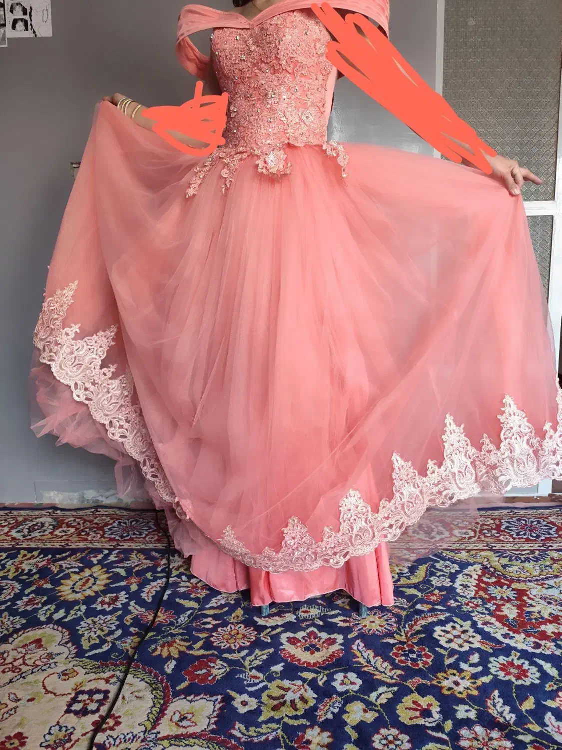 لباس عقد|لباس|سرخه, |دیوار