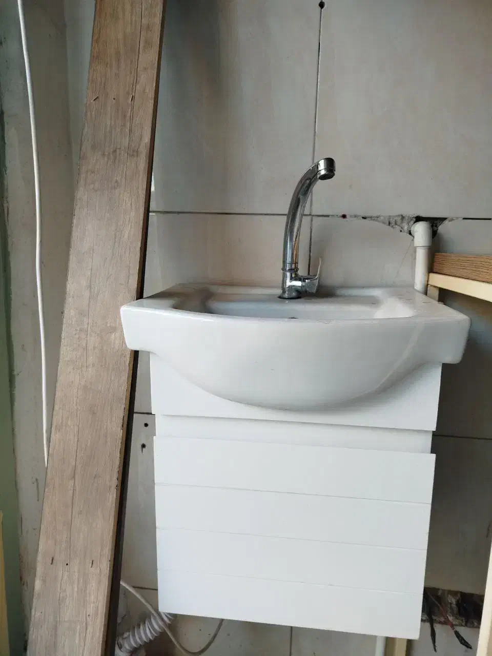 میز و صندلی و روشویی|میز و صندلی غذاخوری|گلستان (تهران), |دیوار