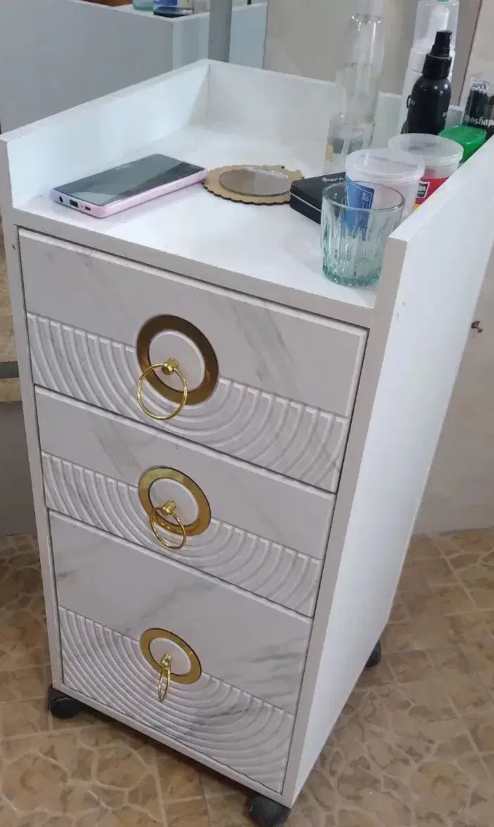 لوازم آرایشگاهی|آرایشگاه و سالن‌های زیبایی|اصفهان, جلالیه|دیوار