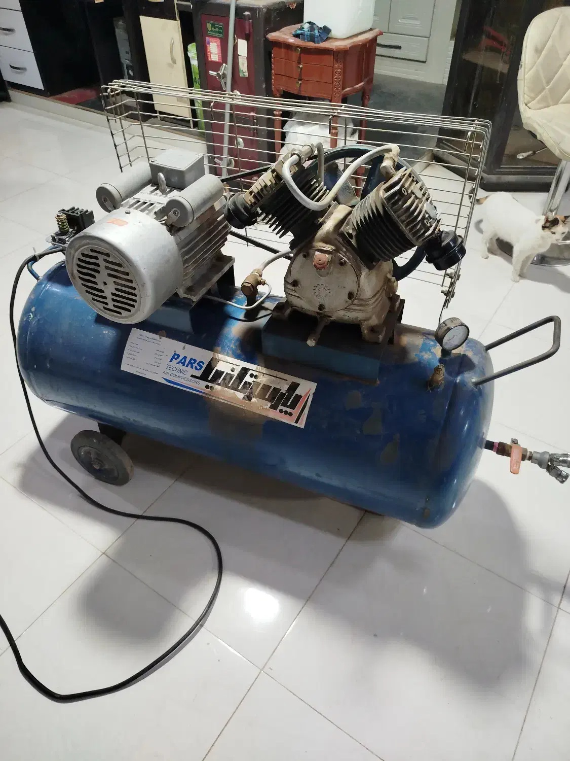 یک دستگاه کمپرسور ۲۵۰ پارس تکنیک|ماشینآلات صنعتی|اردبیل, |دیوار