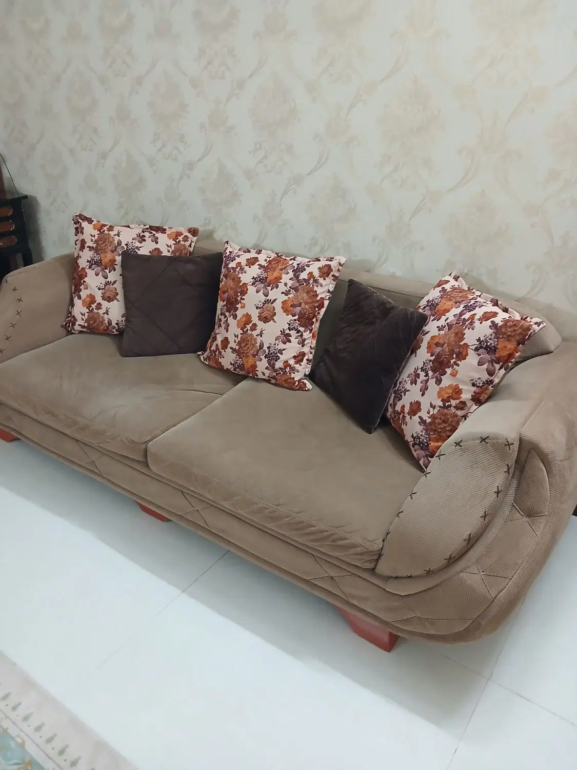 کاناپه ۳ نفره و میز تلویزیون|مبلمان خانگی و میز عسلی|مشهد, فرهنگیان (شهرک غرب)|دیوار