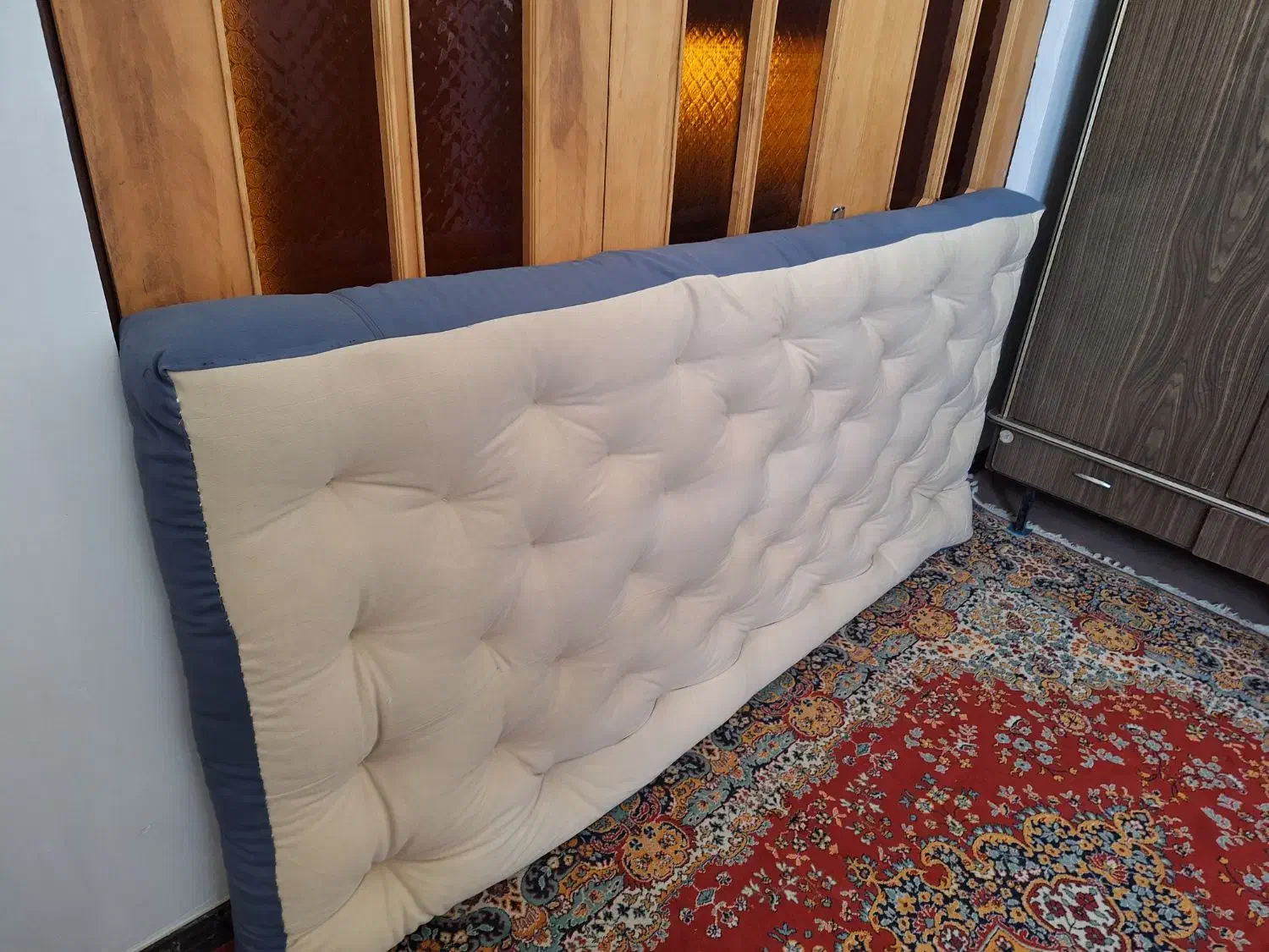 تشک|تشک تختخواب|برخوار, |دیوار