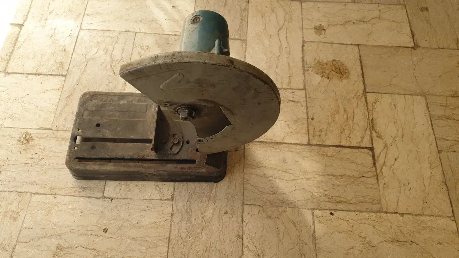 تعدادی ابزار قدیمی پروفیل بر  مینی سنگ رومیزی خراب|حراج|اصفهان, خلیل آباد|دیوار