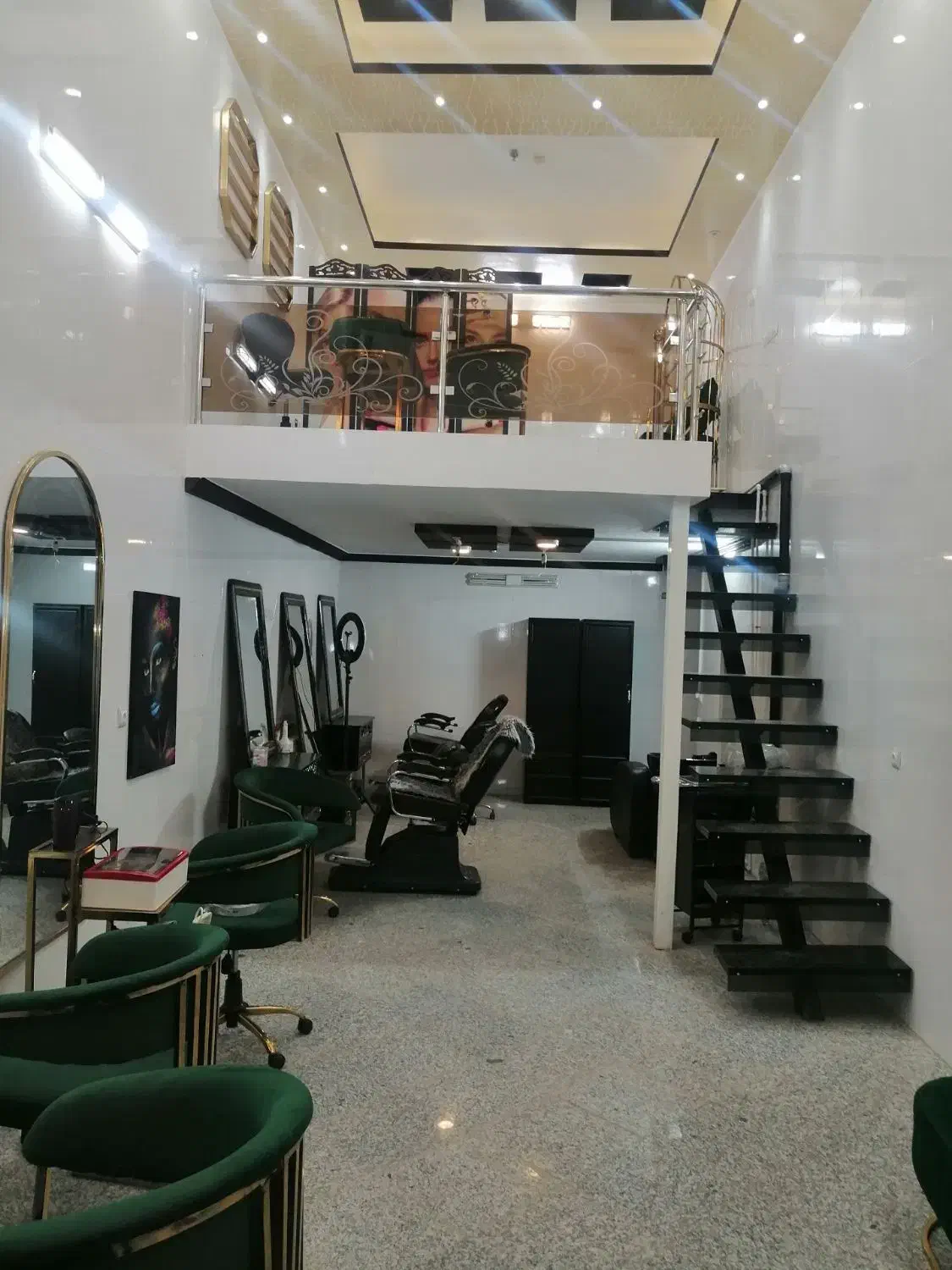 وسایل کامل آرایشگاه|آرایشگاه و سالن‌های زیبایی|نیشابور, هفده شهریور|دیوار