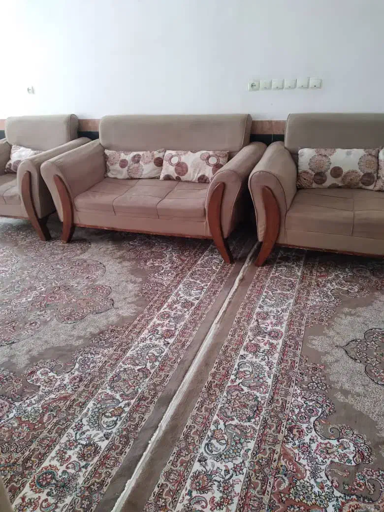 یک دست مبل ‌۷ نفرە دست دوم با یک دراور کشوی|مبلمان خانگی و میز عسلی|سرپل ذهاب, |دیوار